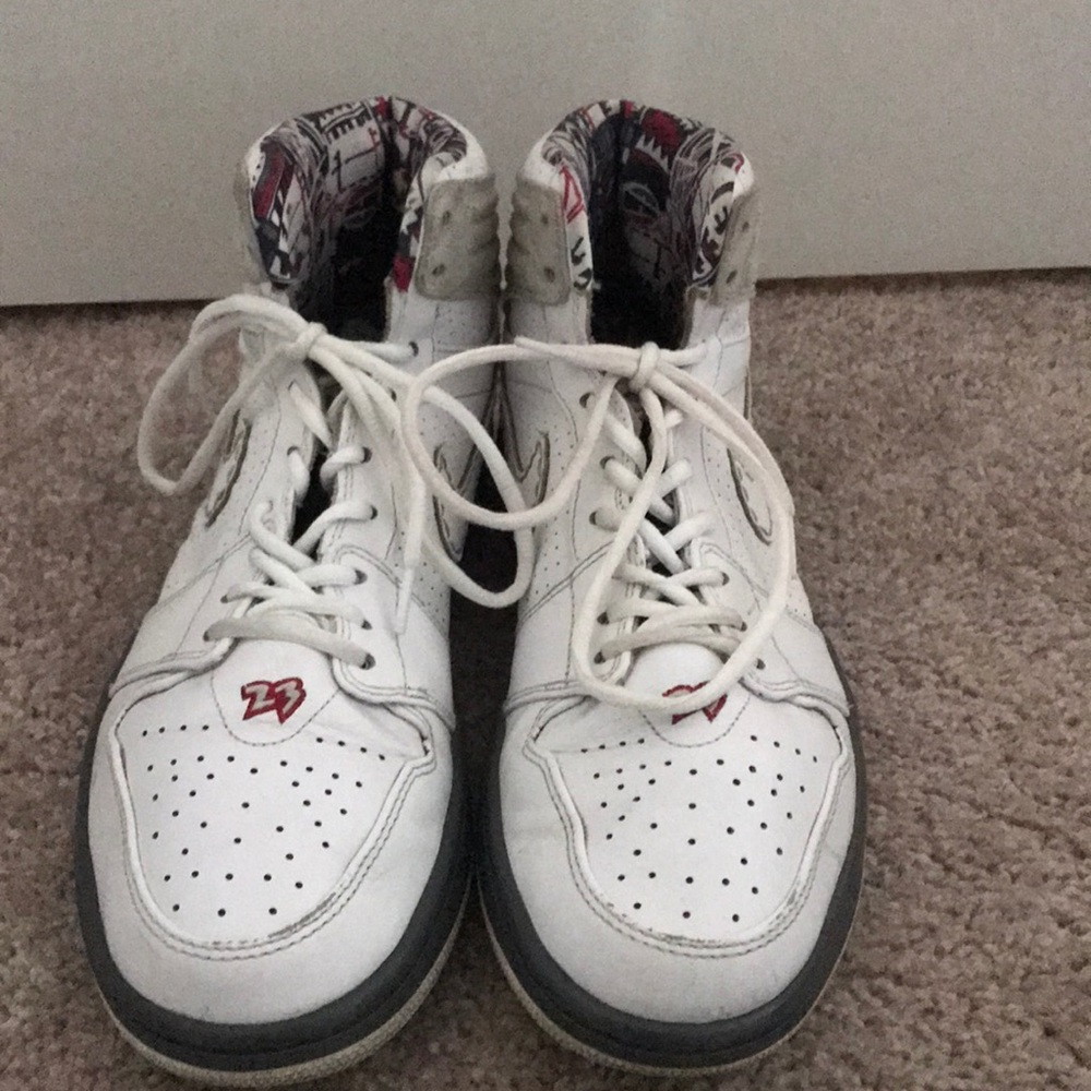 All white Jordan Sneaker